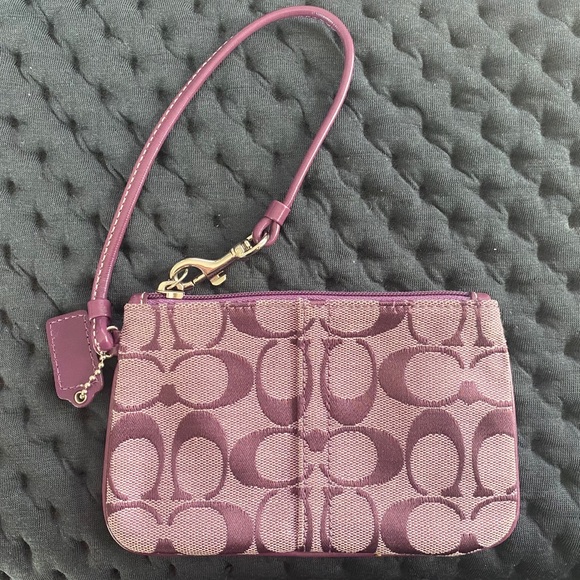 Coach Handbags - 🌟Hostess Pick🌟 COACH Wristlet (purple) - NWOT